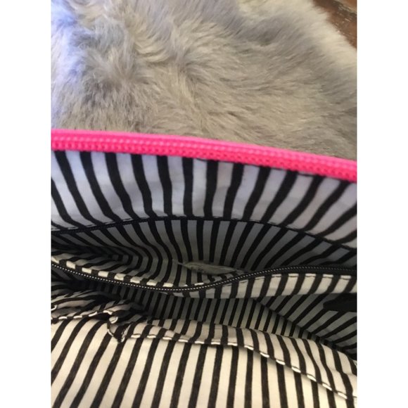 Betsey Johnson Fuchsia Pink Handbag or Crossbody Purse NWOT - Picture 9 of 11